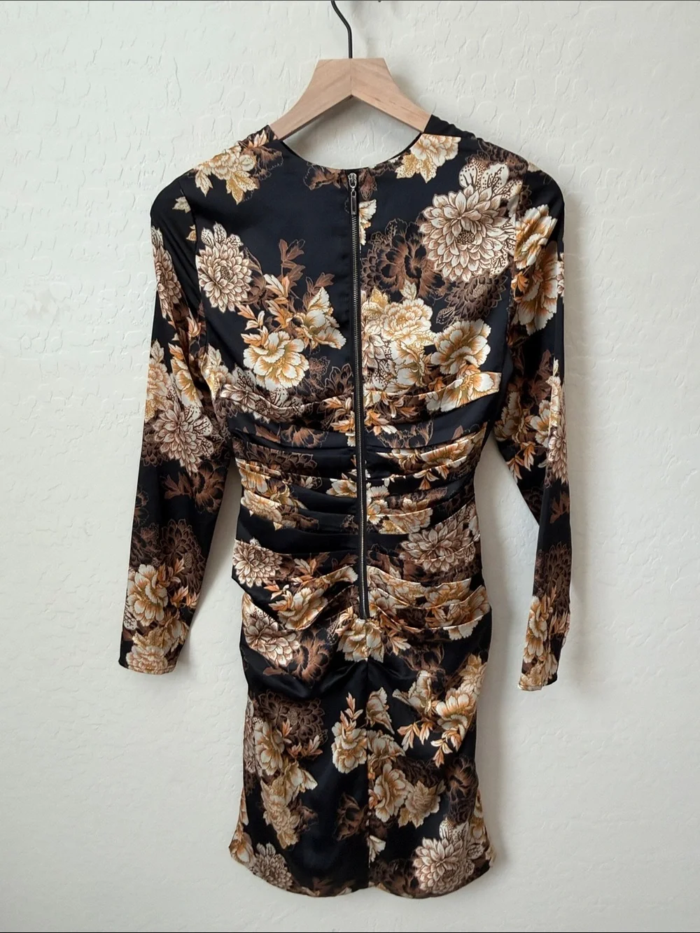 NWT Marciano by Guess Krystal After Dark Floral Ruched Long Sleeve Mini Dress 2